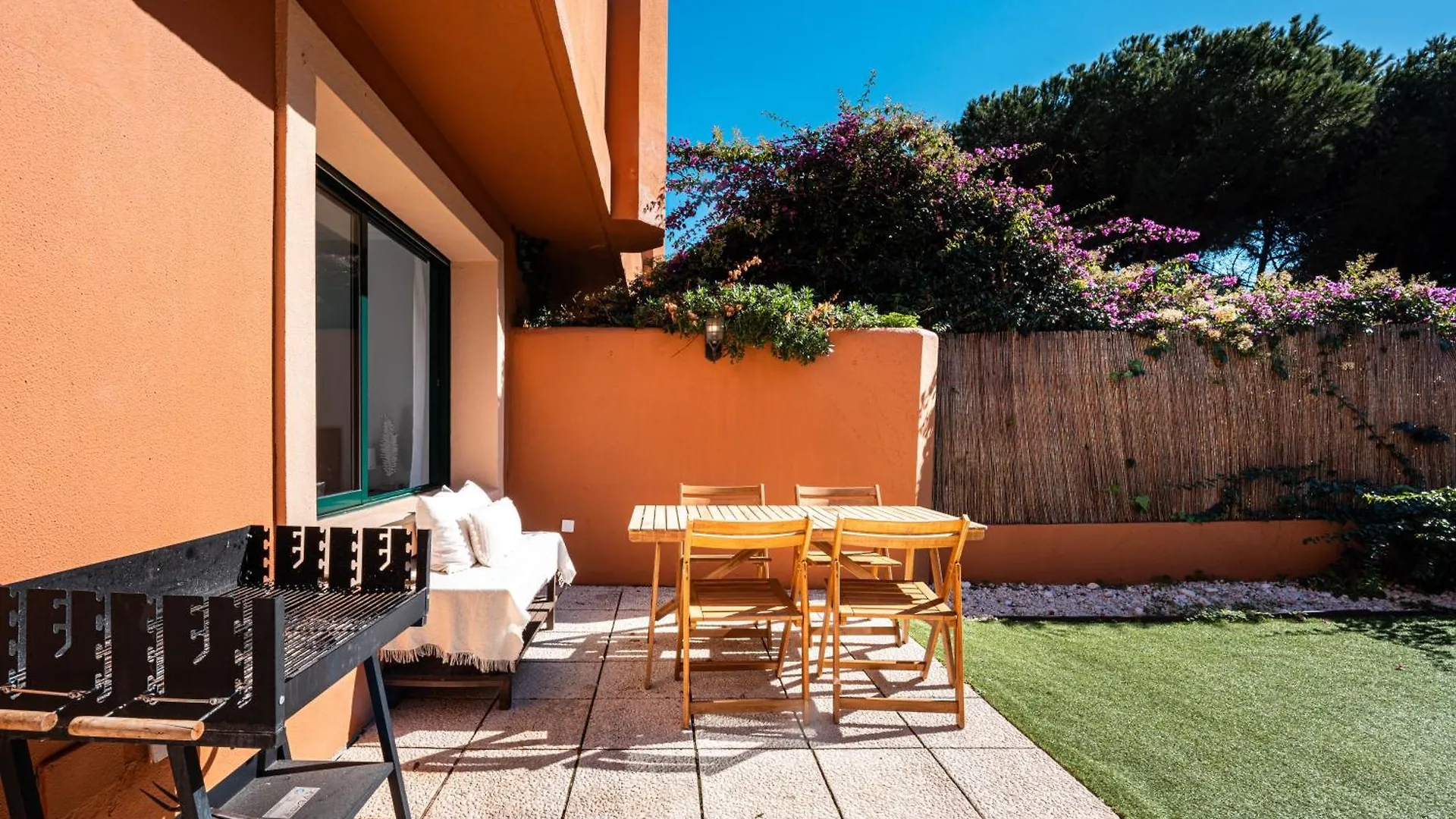 Marbella Retreat: Private Pool & Frontline Golf Apartment 0*,  Spain