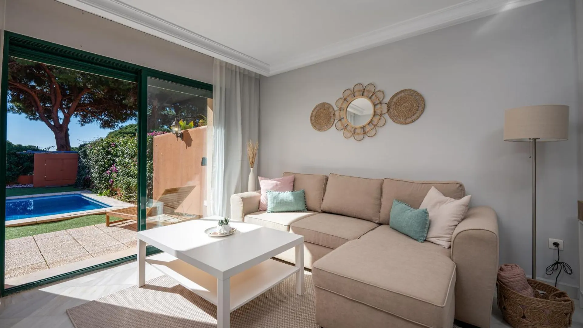 Marbella Retreat: Private Pool & Frontline Golf Apartment