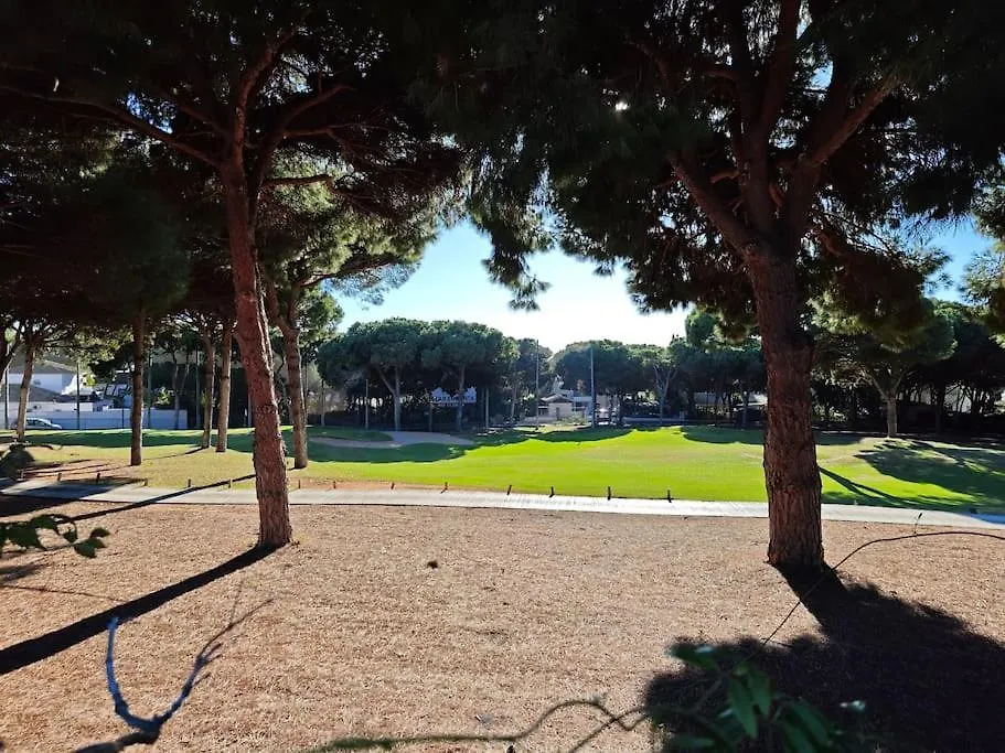 Marbella Retreat: Private Pool & Frontline Golf Apartment